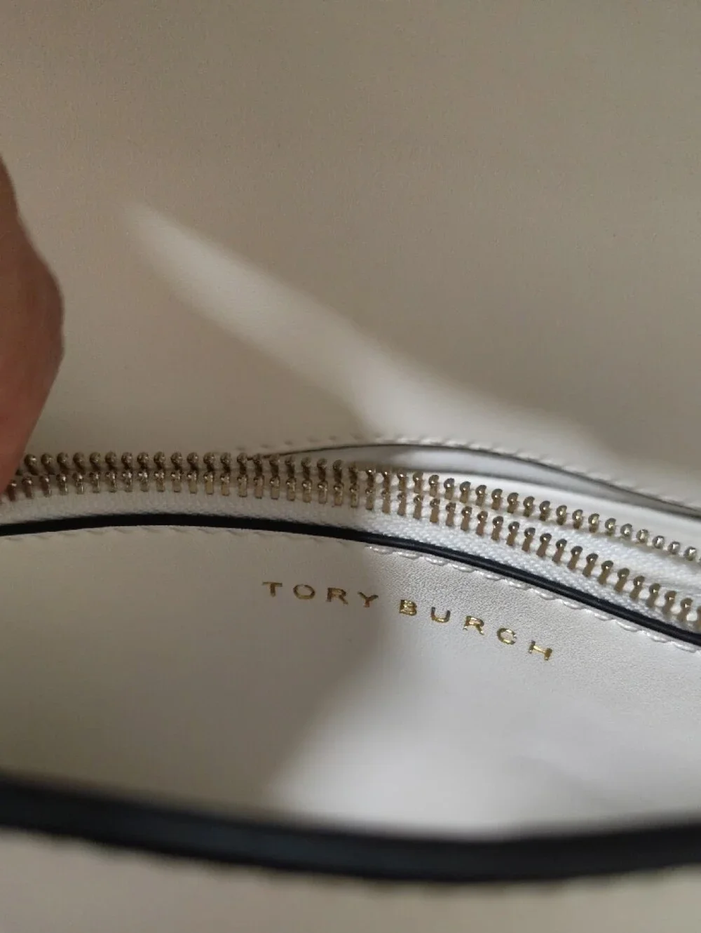 Tory Burch White Leather Crossbody with Logo Medallion